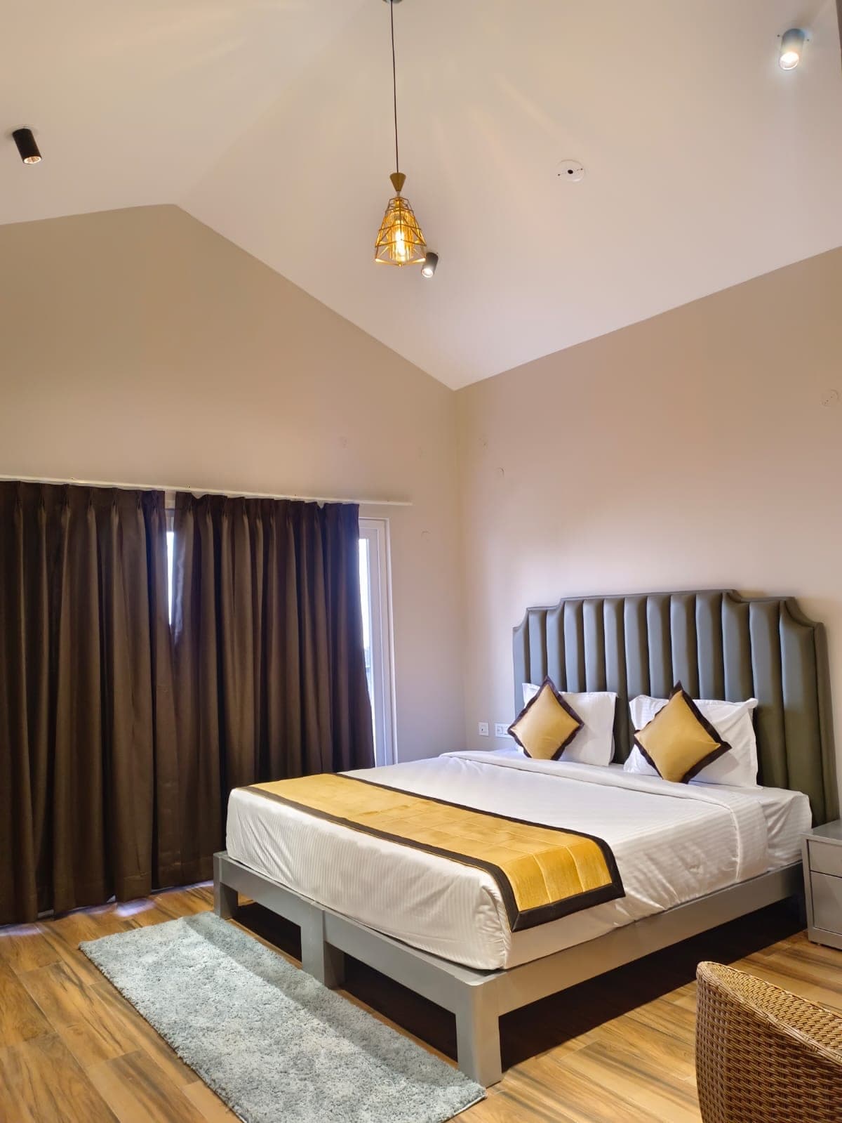 A hillside guest suite with vaulted ceilings at Vatta Merriment, Kodaikanal